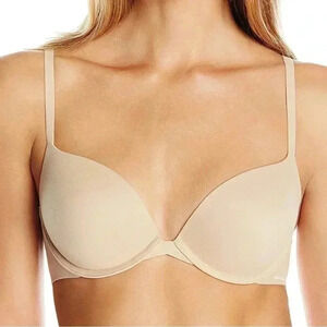 NWT  Calvin Klein comfortable underwire lightly lined full coverage memory 34B